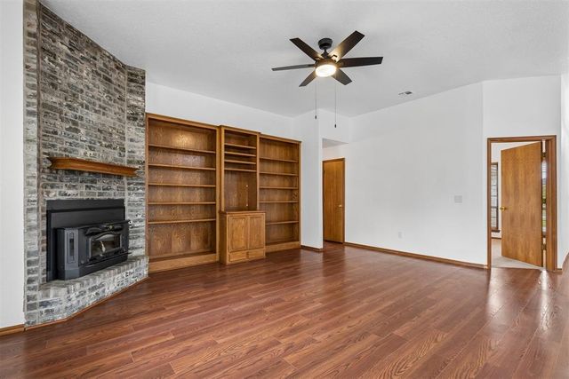 805 SE 35th Street, Moore, OK 73160