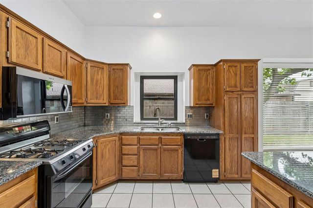 805 SE 35th Street, Moore, OK 73160