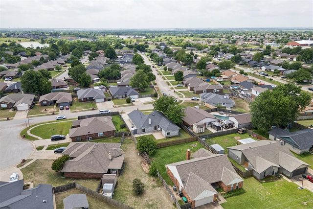 805 SE 35th Street, Moore, OK 73160