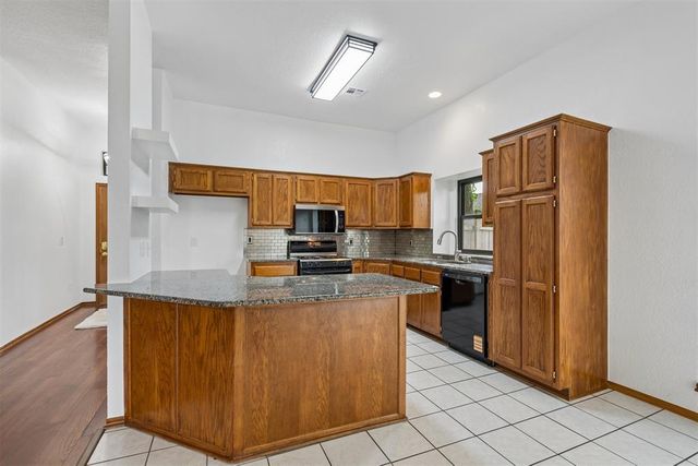 805 SE 35th Street, Moore, OK 73160