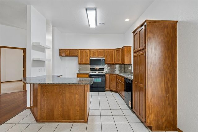 805 SE 35th Street, Moore, OK 73160