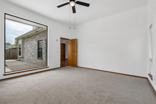 805 SE 35th Street, Moore, OK 73160