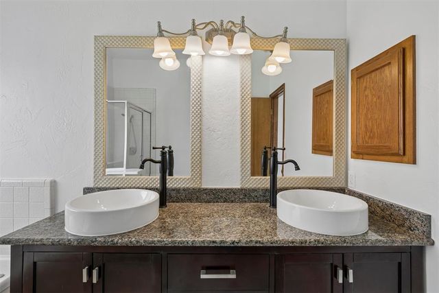 805 SE 35th Street, Moore, OK 73160