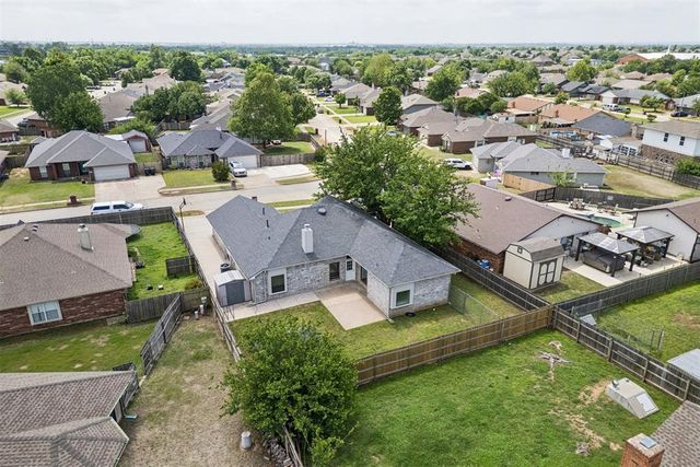 805 SE 35th Street, Moore, OK 73160