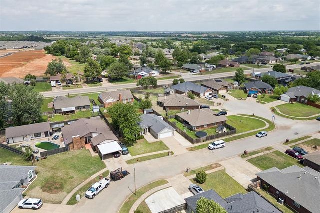 805 SE 35th Street, Moore, OK 73160