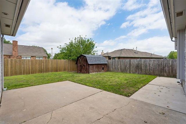 805 SE 35th Street, Moore, OK 73160