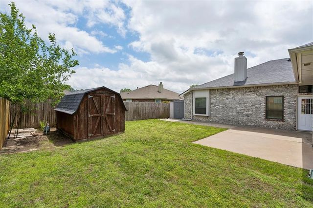 805 SE 35th Street, Moore, OK 73160