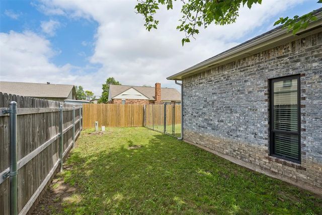 805 SE 35th Street, Moore, OK 73160