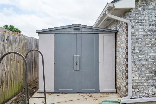 805 SE 35th Street, Moore, OK 73160