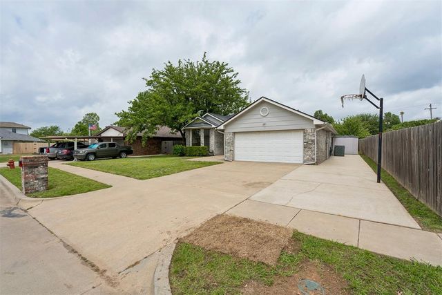 805 SE 35th Street, Moore, OK 73160