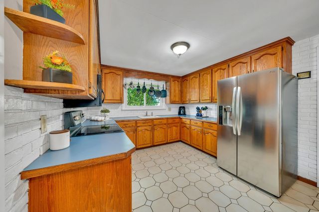 26 Beach St, Malden, MA 02148