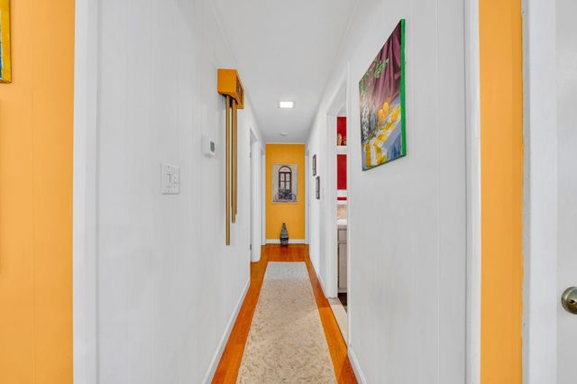 26 Beach St, Malden, MA 02148