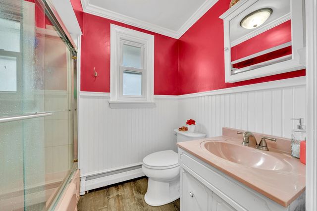 26 Beach St, Malden, MA 02148