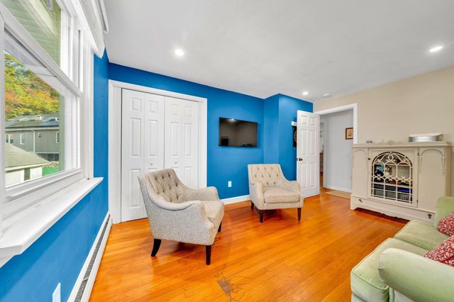 26 Beach St, Malden, MA 02148