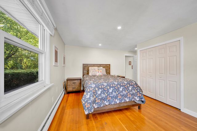 26 Beach St, Malden, MA 02148