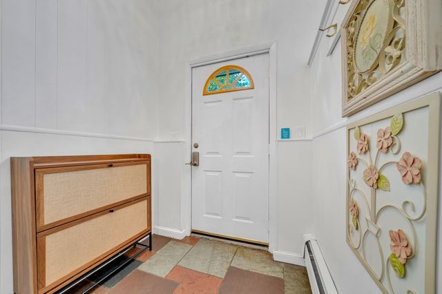 26 Beach St, Malden, MA 02148