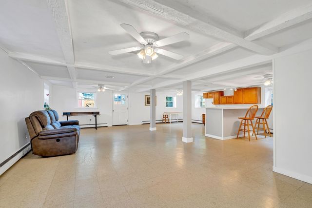 26 Beach St, Malden, MA 02148