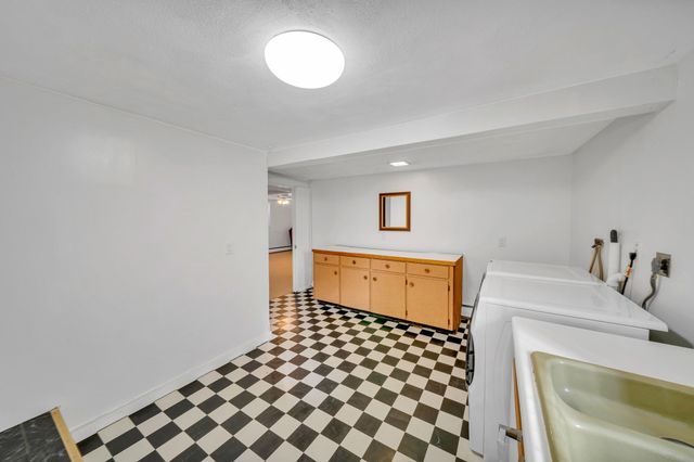 26 Beach St, Malden, MA 02148