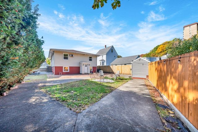 26 Beach St, Malden, MA 02148