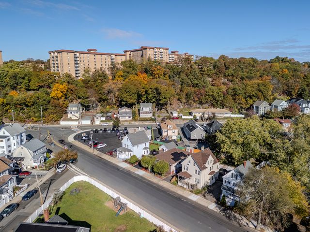 26 Beach St, Malden, MA 02148