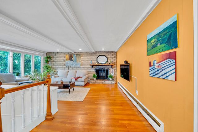 26 Beach St, Malden, MA 02148