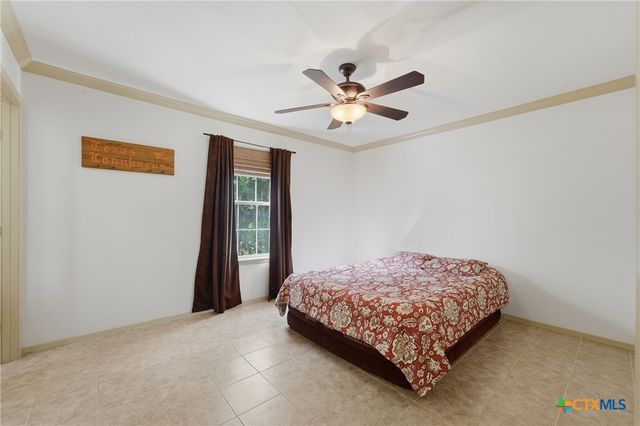 529 Guerra Lane, Gonzales, TX 78629