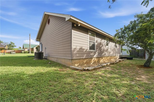 529 Guerra Lane, Gonzales, TX 78629