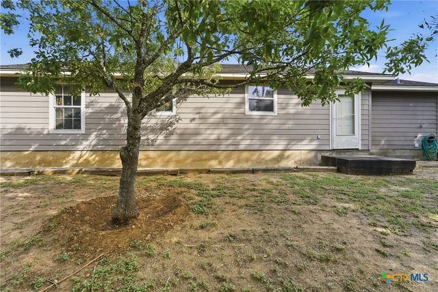 529 Guerra Lane, Gonzales, TX 78629