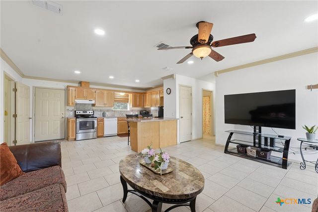 529 Guerra Lane, Gonzales, TX 78629