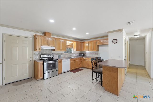529 Guerra Lane, Gonzales, TX 78629