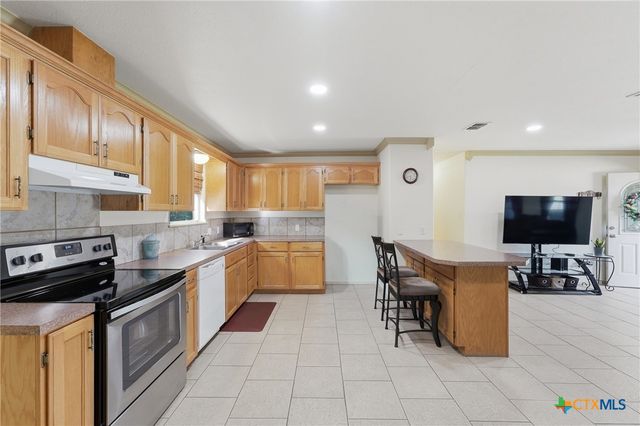 529 Guerra Lane, Gonzales, TX 78629