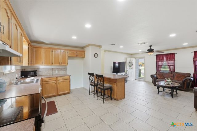 529 Guerra Lane, Gonzales, TX 78629