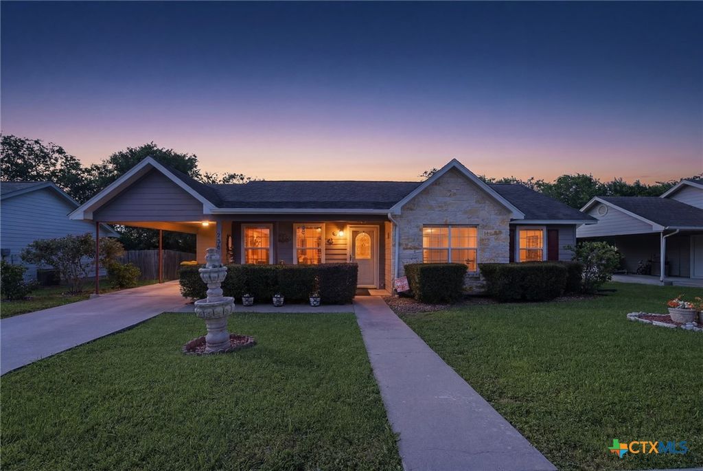 529 Guerra Lane, Gonzales, TX 78629