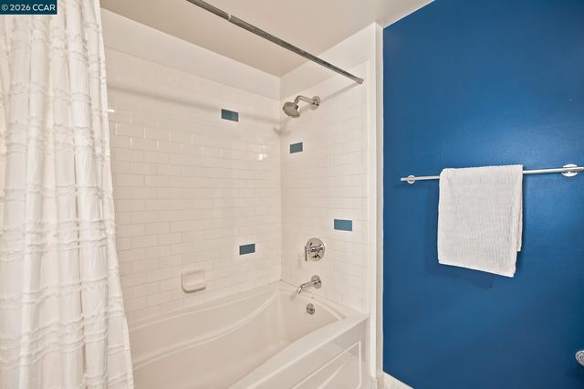 1755 Broadway 23, Oakland, CA 94612