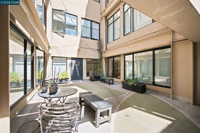 1755 Broadway 23, Oakland, CA 94612
