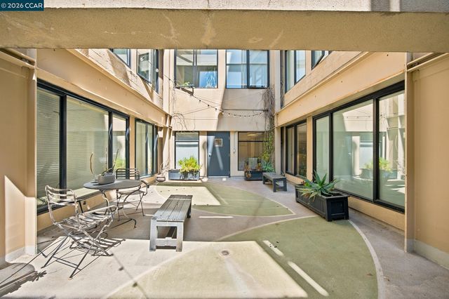 1755 Broadway 23, Oakland, CA 94612