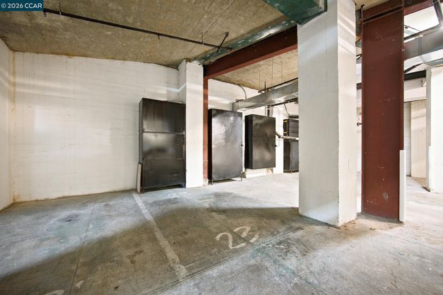 1755 Broadway 23, Oakland, CA 94612