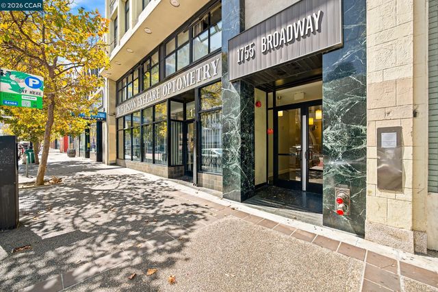 1755 Broadway 23, Oakland, CA 94612
