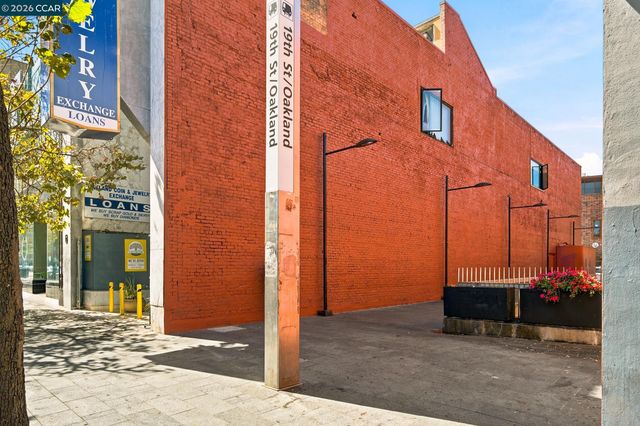 1755 Broadway 23, Oakland, CA 94612
