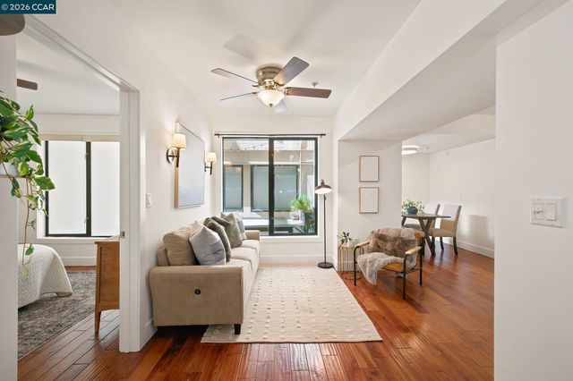 1755 Broadway 23, Oakland, CA 94612