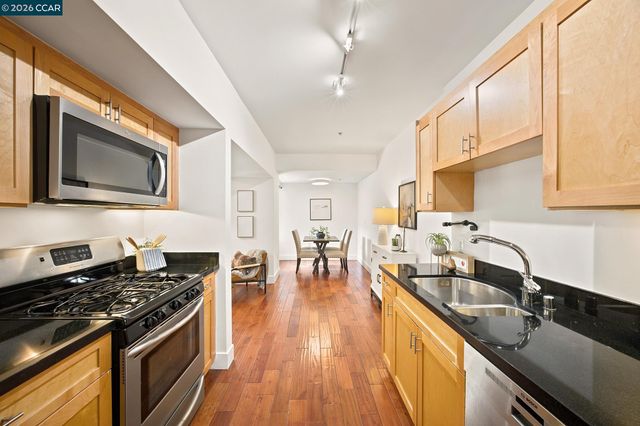 1755 Broadway 23, Oakland, CA 94612