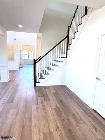 12 Spratt Ct, Hillsborough Twp., NJ 08844