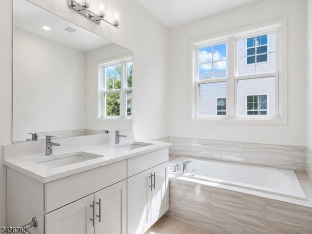 12 Spratt Ct, Hillsborough Twp., NJ 08844