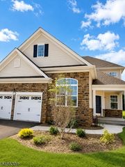 12 Spratt Ct, Hillsborough Twp., NJ 08844