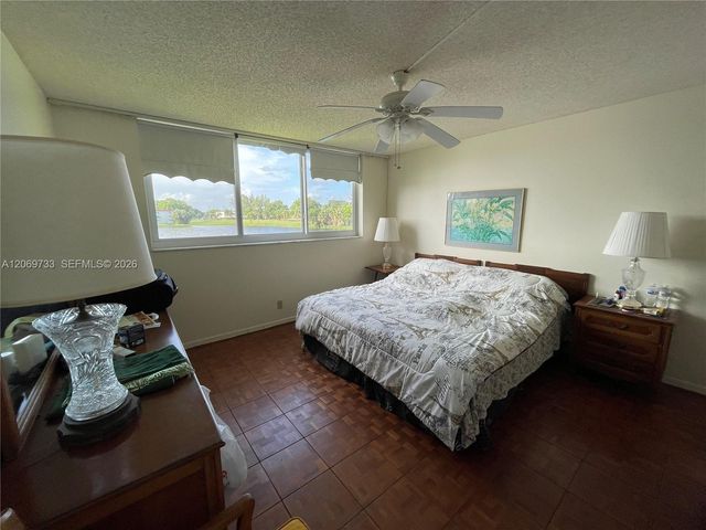 9423 S Hollybrook Lake Drive 203, Pembroke Pines, FL 33025