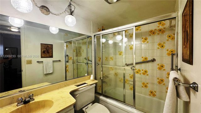 9423 S Hollybrook Lake Drive 203, Pembroke Pines, FL 33025