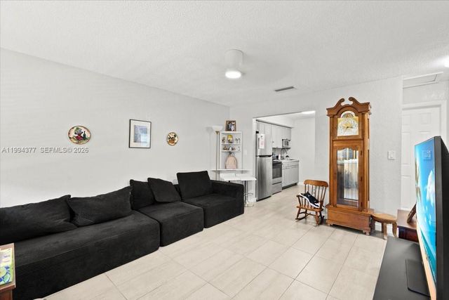 620 SW 10th St 1, Fort Lauderdale, FL 33315