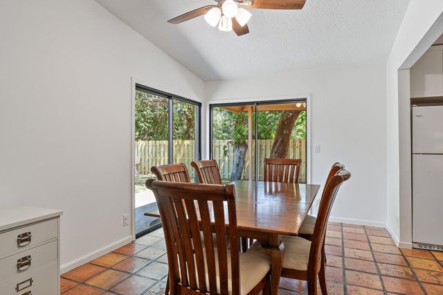 1007 Raintree Lane, Palm Beach Gardens, FL 33410