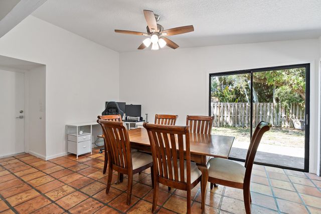 1007 Raintree Lane, Palm Beach Gardens, FL 33410