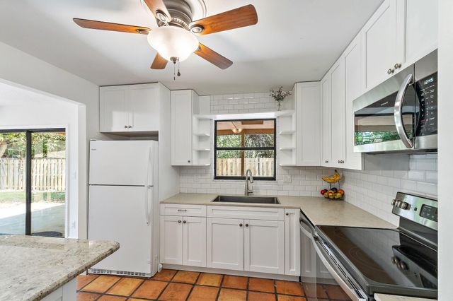 1007 Raintree Lane, Palm Beach Gardens, FL 33410